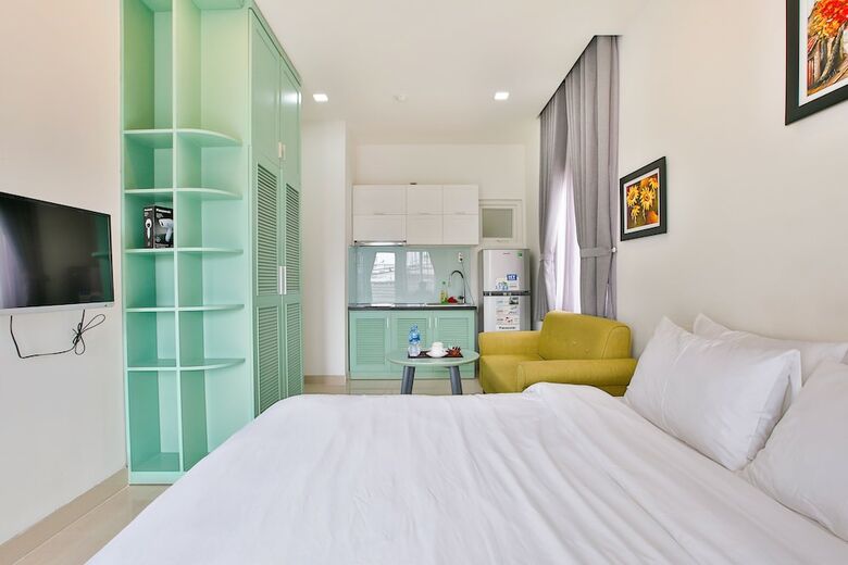 Sunflower Boutique Studio Apartment