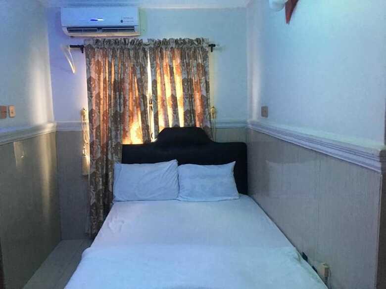Royal Castle Hotel