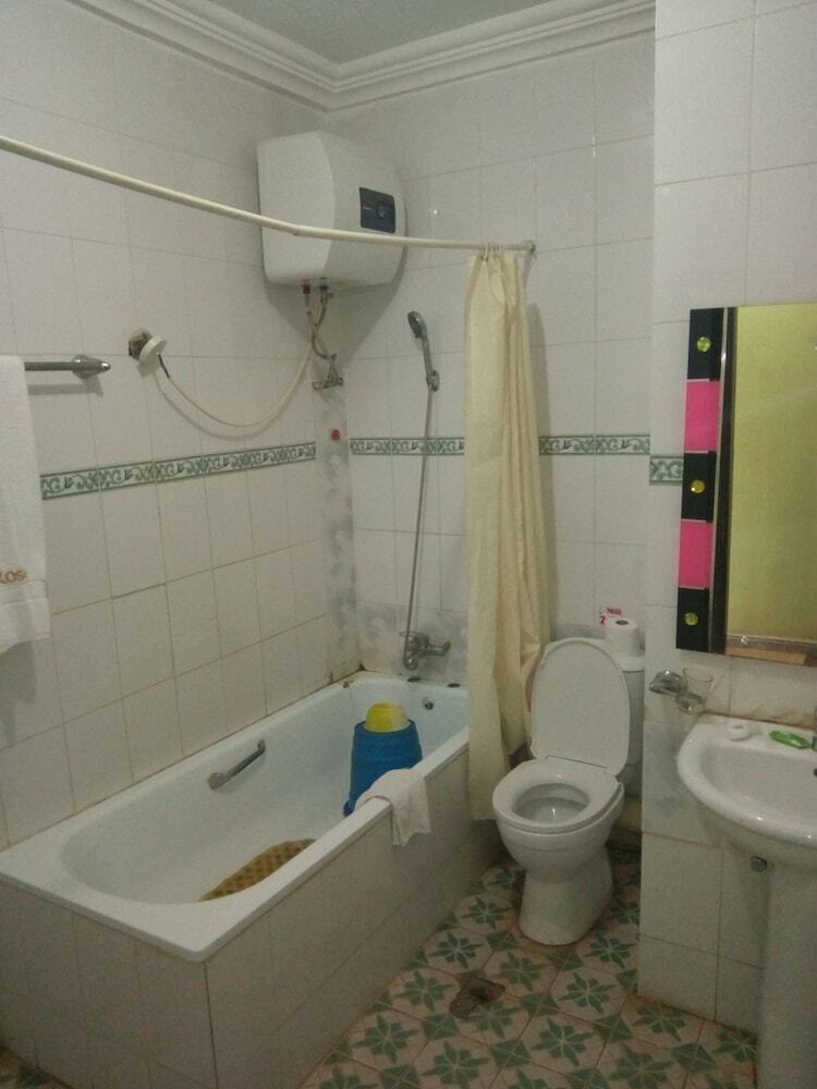Roses Hotel
