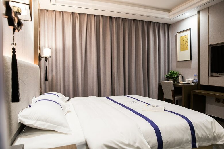 Guiyang Jialan Selected Hotel