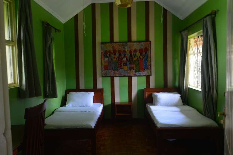 Hotel Amani Gardens Inn