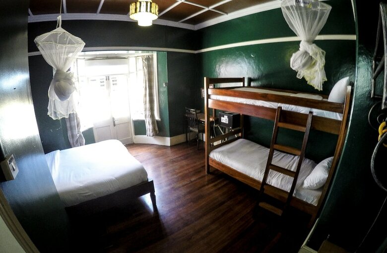 Hotel Amani Gardens Inn