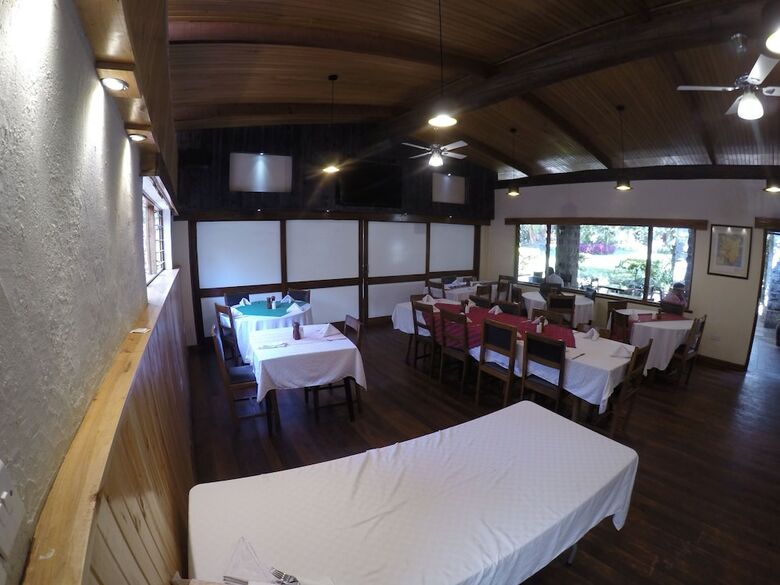 Hotel Amani Gardens Inn