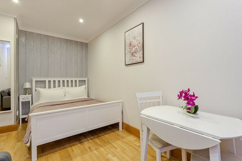 Guilford Street Apartments