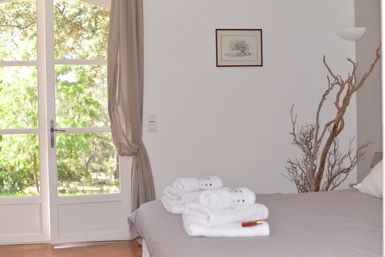 Bed & Breakfast La Bastide De L'aube Chambre D H�tes