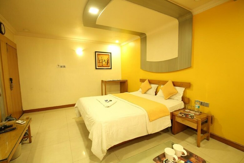 Hotel Kohinoor Square