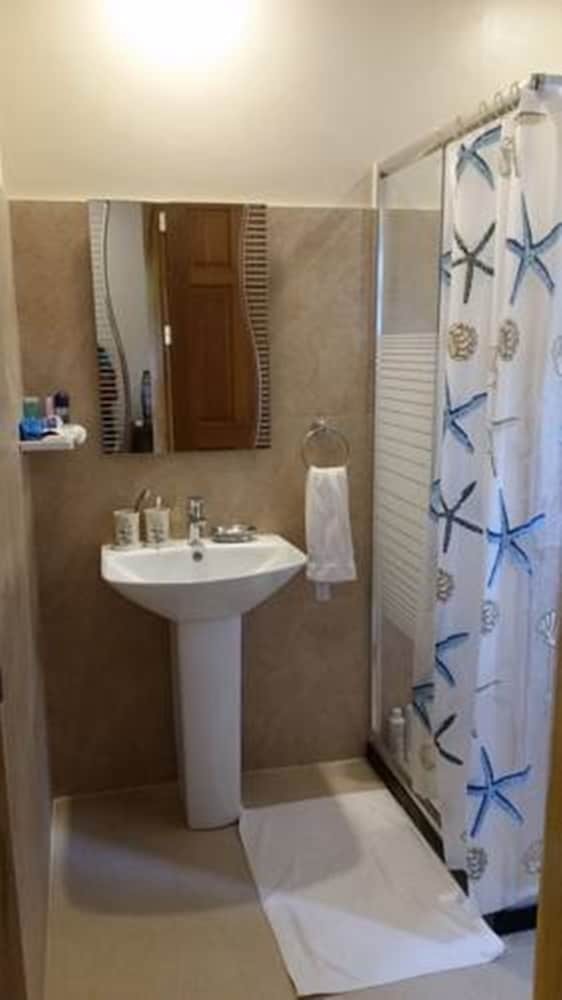Bed & Breakfast Infinity Sands Resort