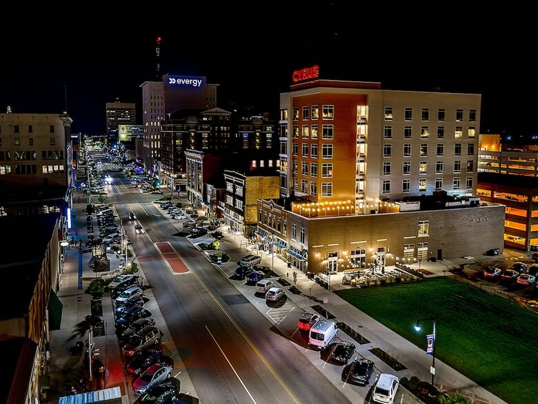 Cyrus Hotel