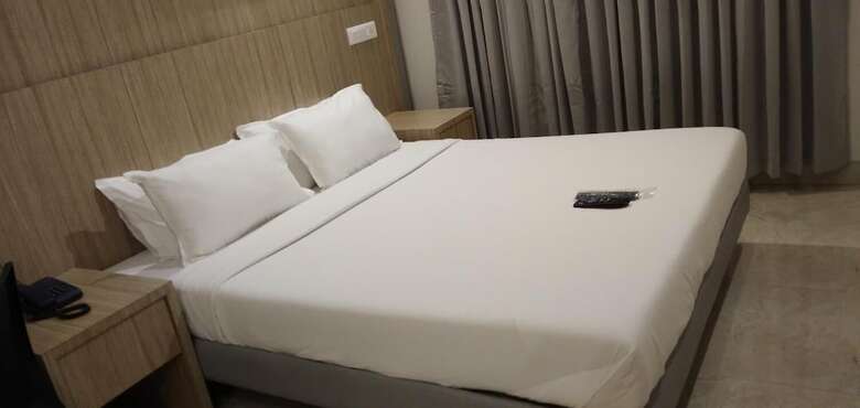 Seasons Hotel