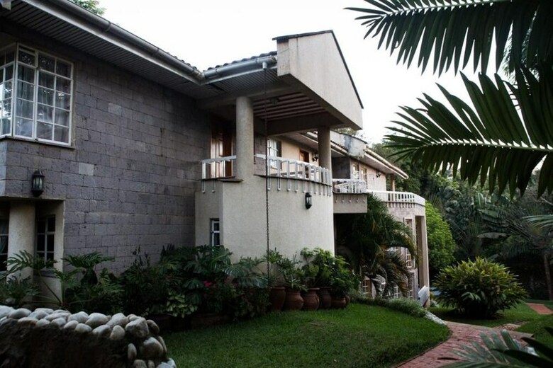 Hotel Adies Garden Suites