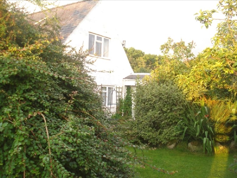 Bed & Breakfast Plas Llangaffo Farmhouse