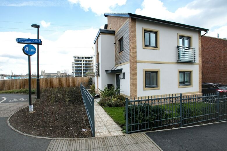 Kvm - Quayside House