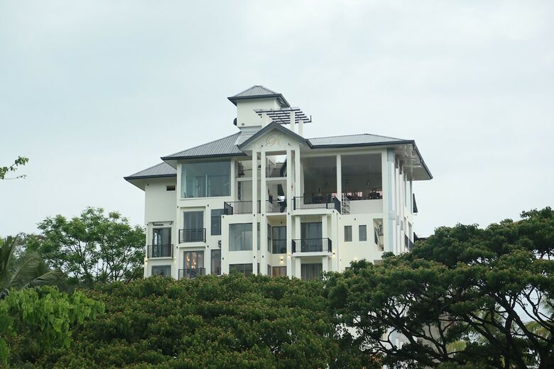 Rivendell Hotel
