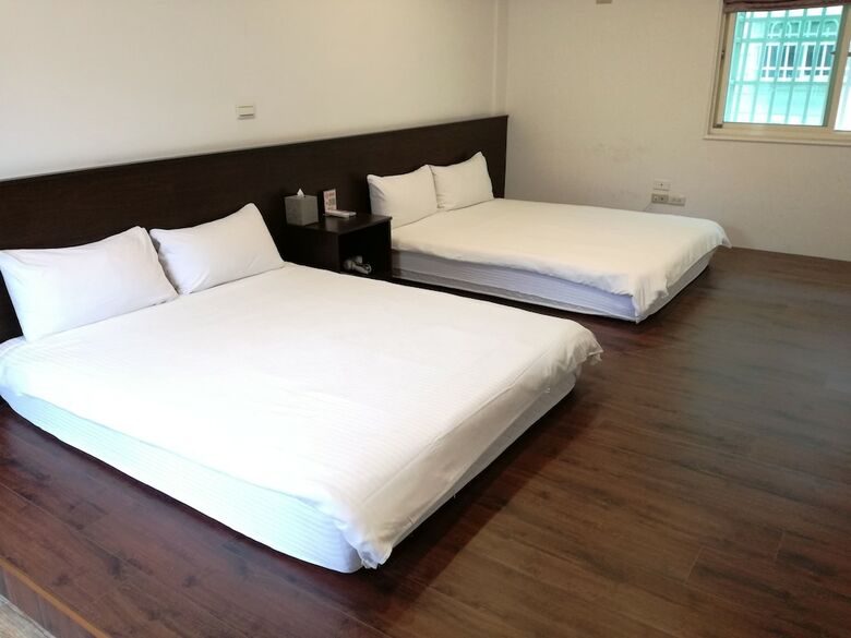 Oak Garden Hotel