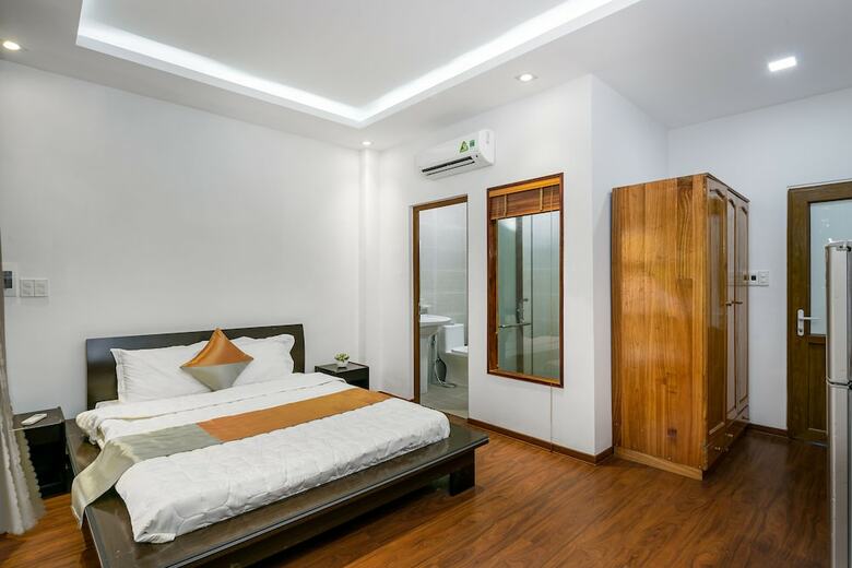 Hotel T P House