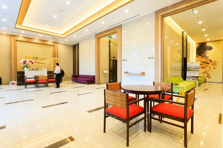 Chau Apartments