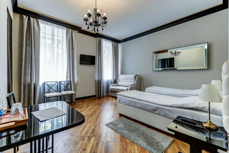 Hotel Guest House "amadey"
