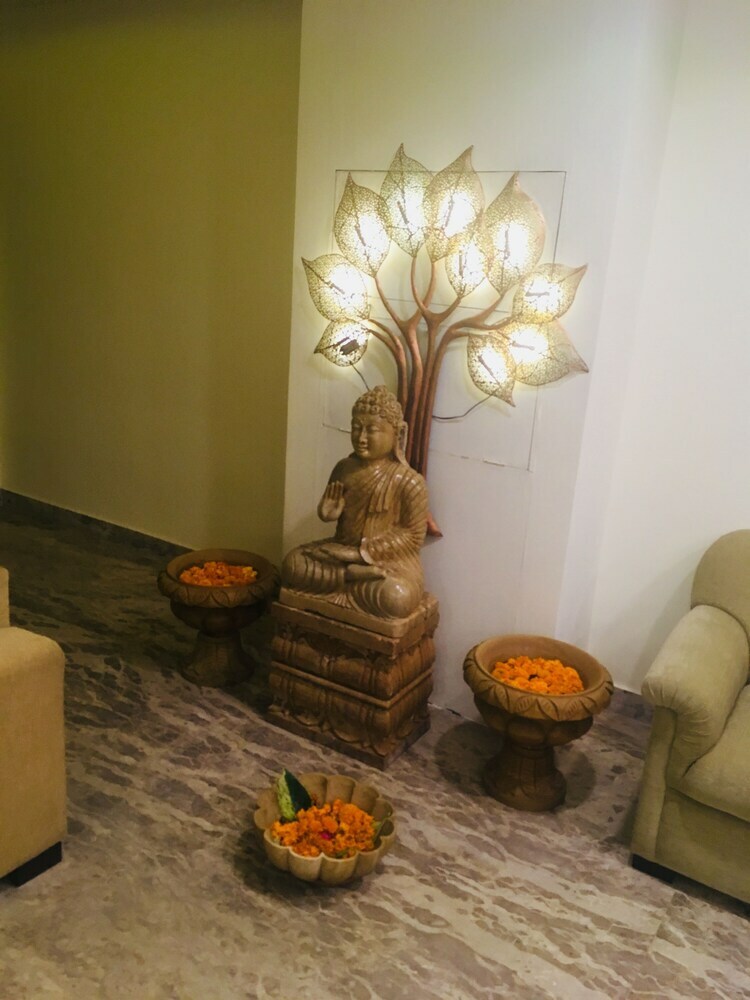 Hotel Sarovar Grand