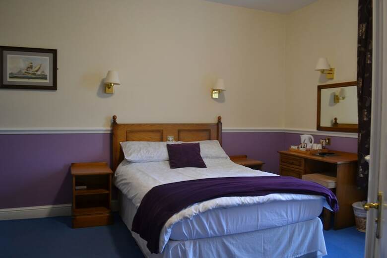 Breeze Hill Hotel