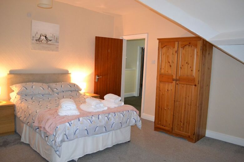 Breeze Hill Hotel
