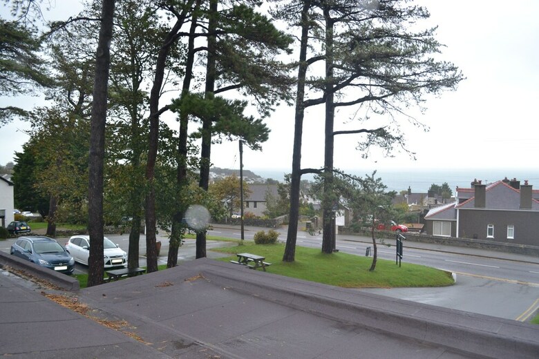 Breeze Hill Hotel