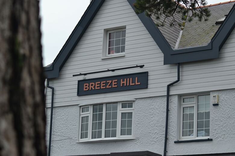 Breeze Hill Hotel