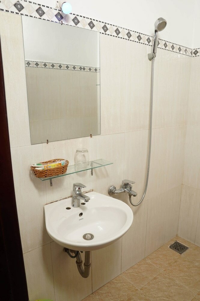 Gina Hotel