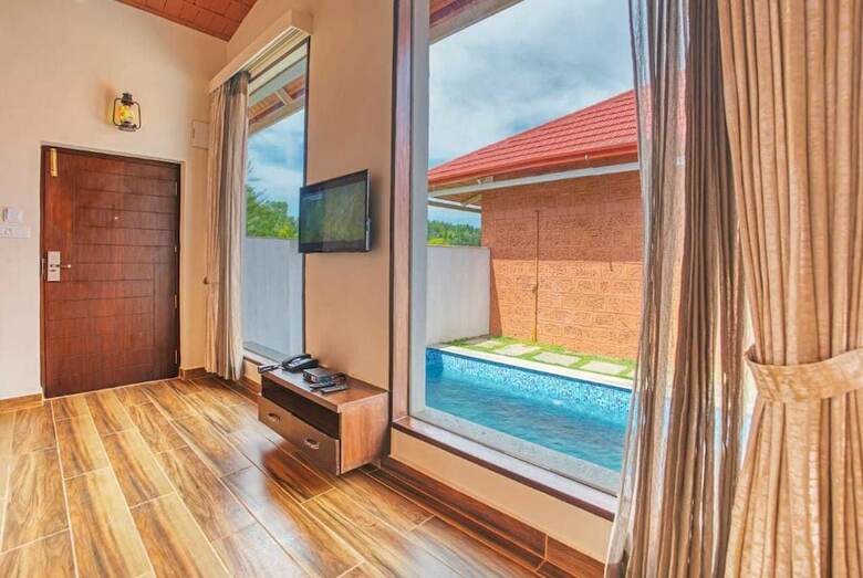 Hotel Sixth Element