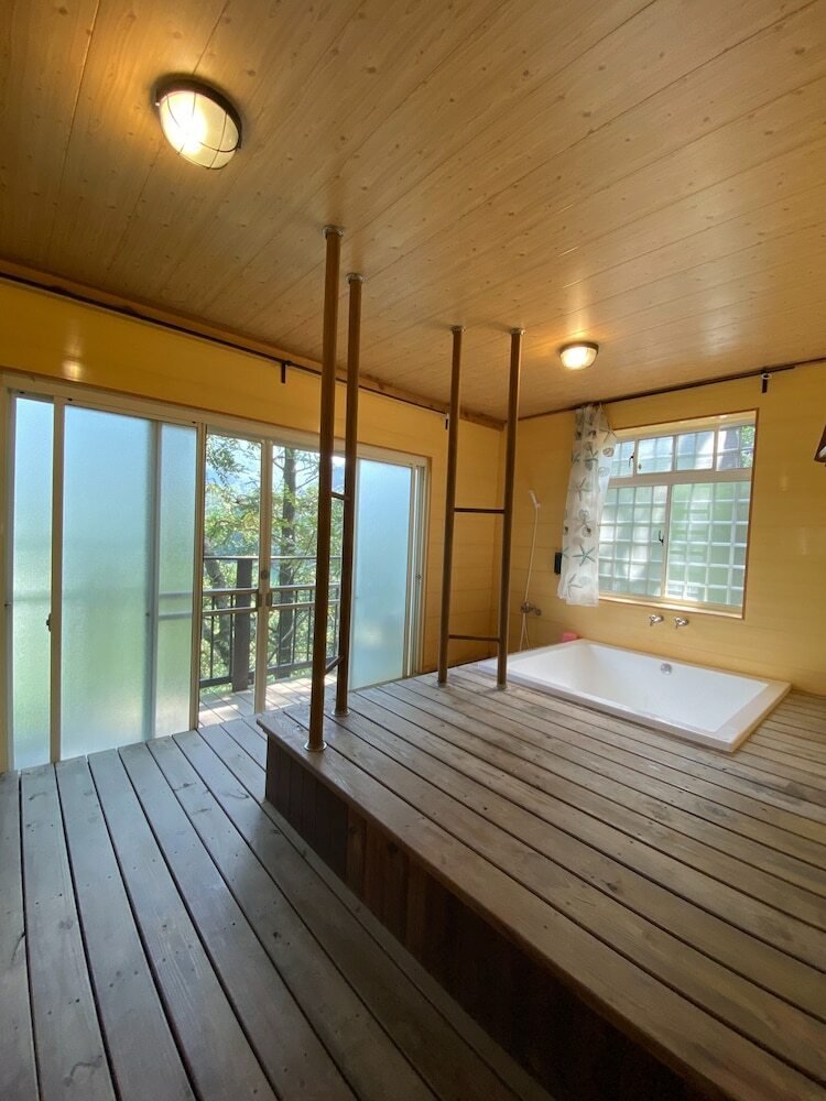 Cabana Mhuwe Hotspring