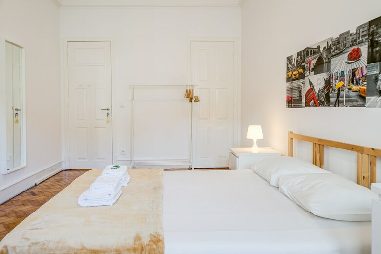 Hotel Home Out Rooms & Apartments