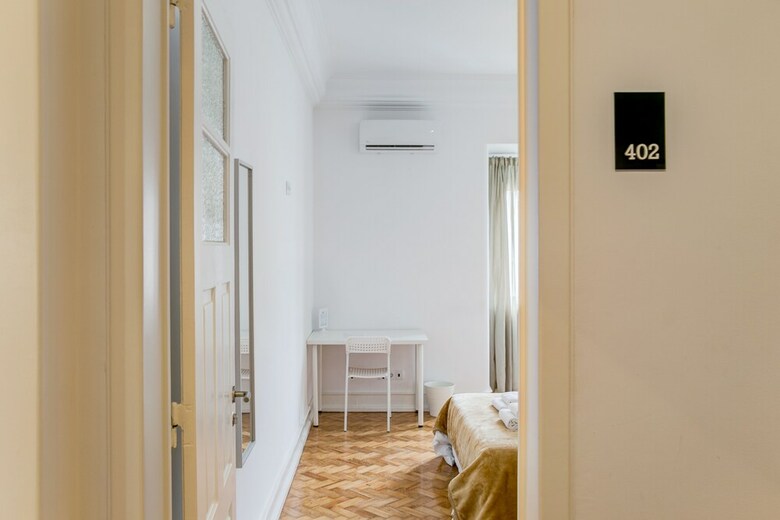 Hotel Home Out Rooms & Apartments
