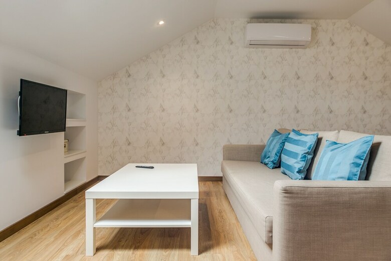 Hotel Home Out Rooms & Apartments