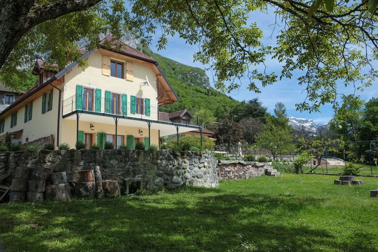 Apartamento Amazing Studio In Charming Villa With Private Beach In Veyrier Du Lac