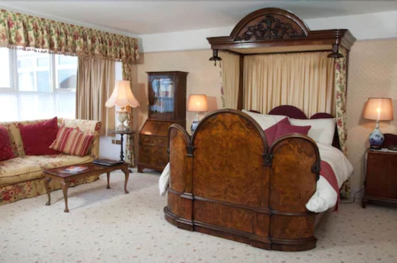 Lynnfield Hotel