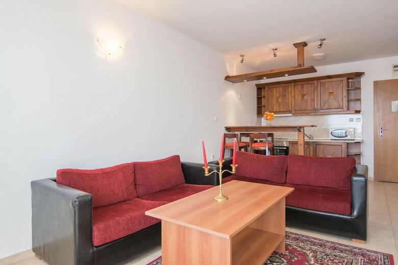 Elegant Lodge Hotel