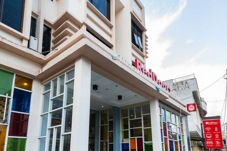 Hotel Reddoorz Plus @ Paal 2 Manado