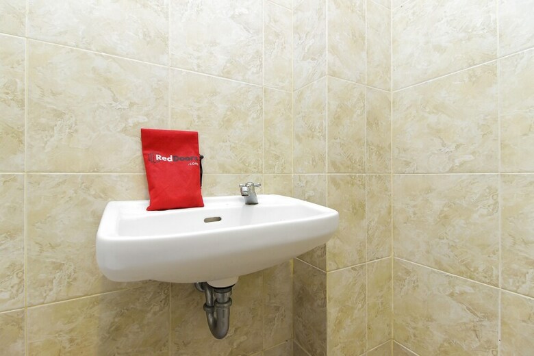 Hotel Reddoorz Plus @ Paal 2 Manado