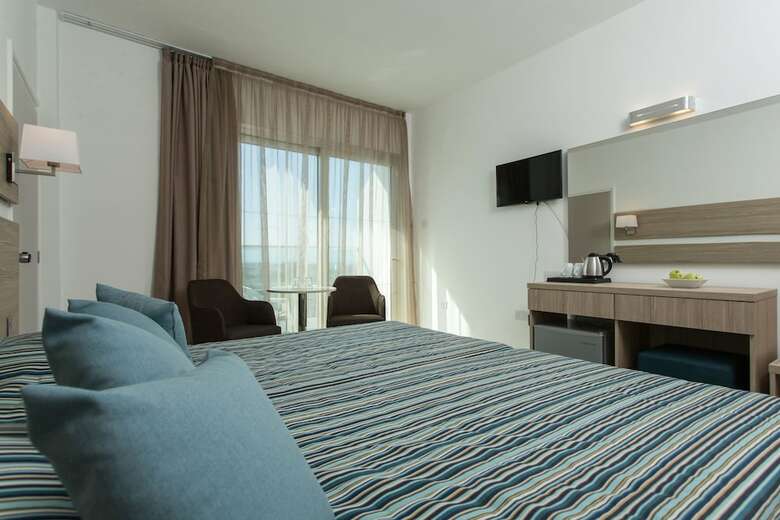 Hotel Kapetanios Bay