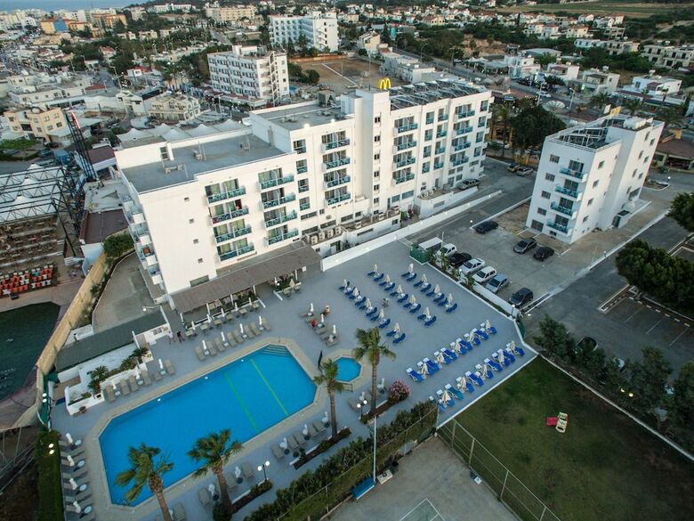 Hotel Kapetanios Bay