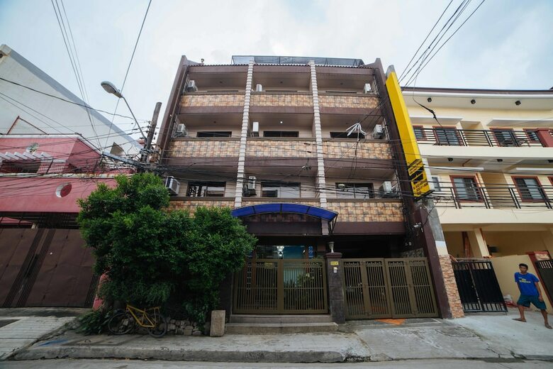 Hotel Reddoorz @ Palanan Makati 2