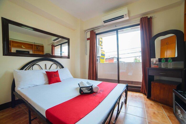 Hotel Reddoorz @ Palanan Makati 2