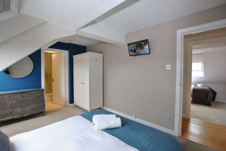 Apartamentos The Courtyard 10