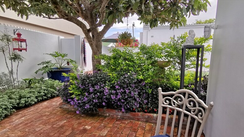 Bleu Cobalt Cottage