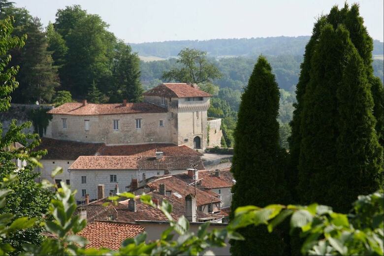 Le Prunier - In A Rural Location