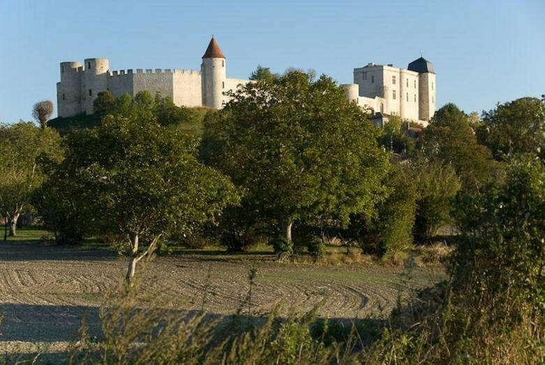 Le Prunier - In A Rural Location