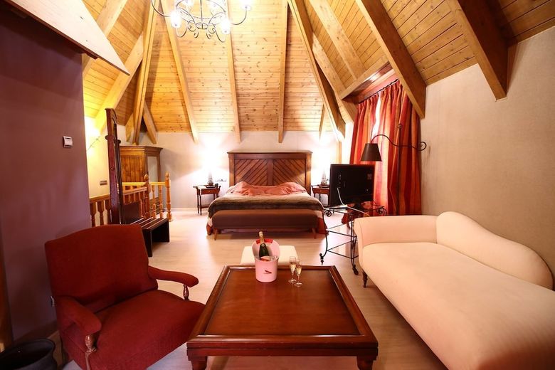 Hotel Yoy Villa De Sallent 4