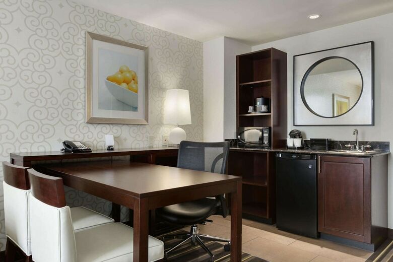 Hotel Embassy Suites By Hilton Savannah Airport