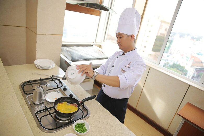 Lotus Saigon Hotel