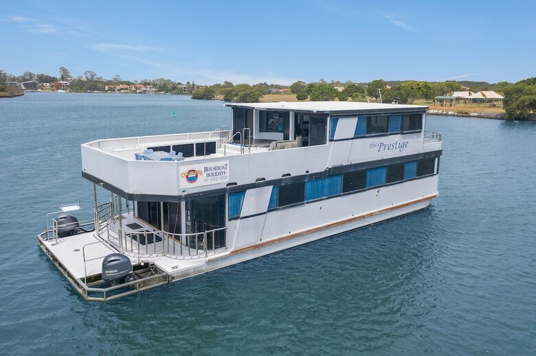Coomera Houseboat Holidays