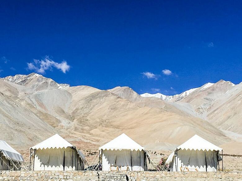 Hotel Watermark Camp
